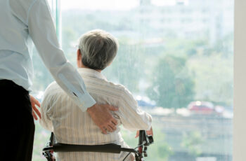 As alterações cognitivas são o sintoma mais desafiador para os cuidadores de quem tem Parkinson